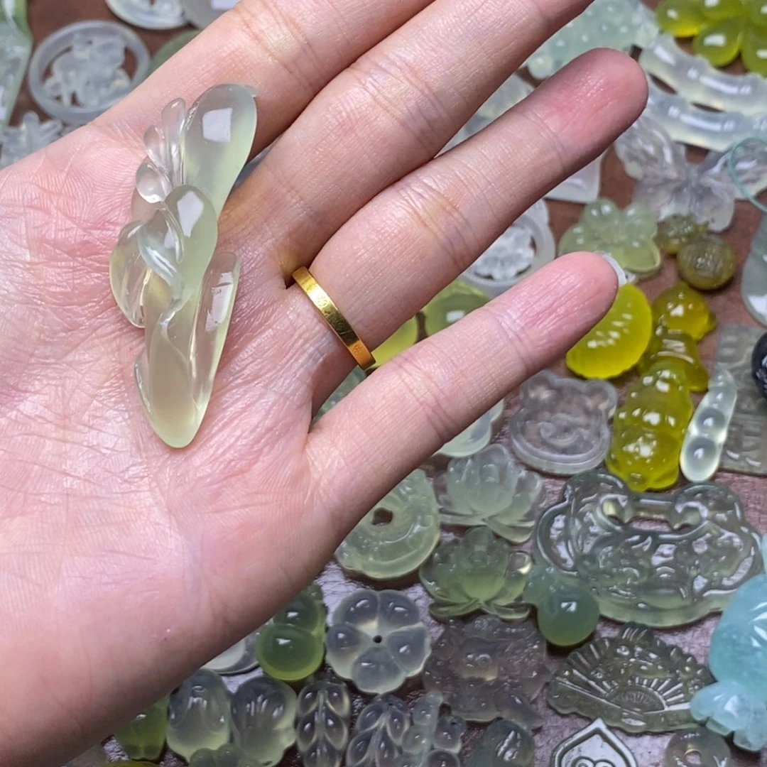 蛇纹石玉合金项链