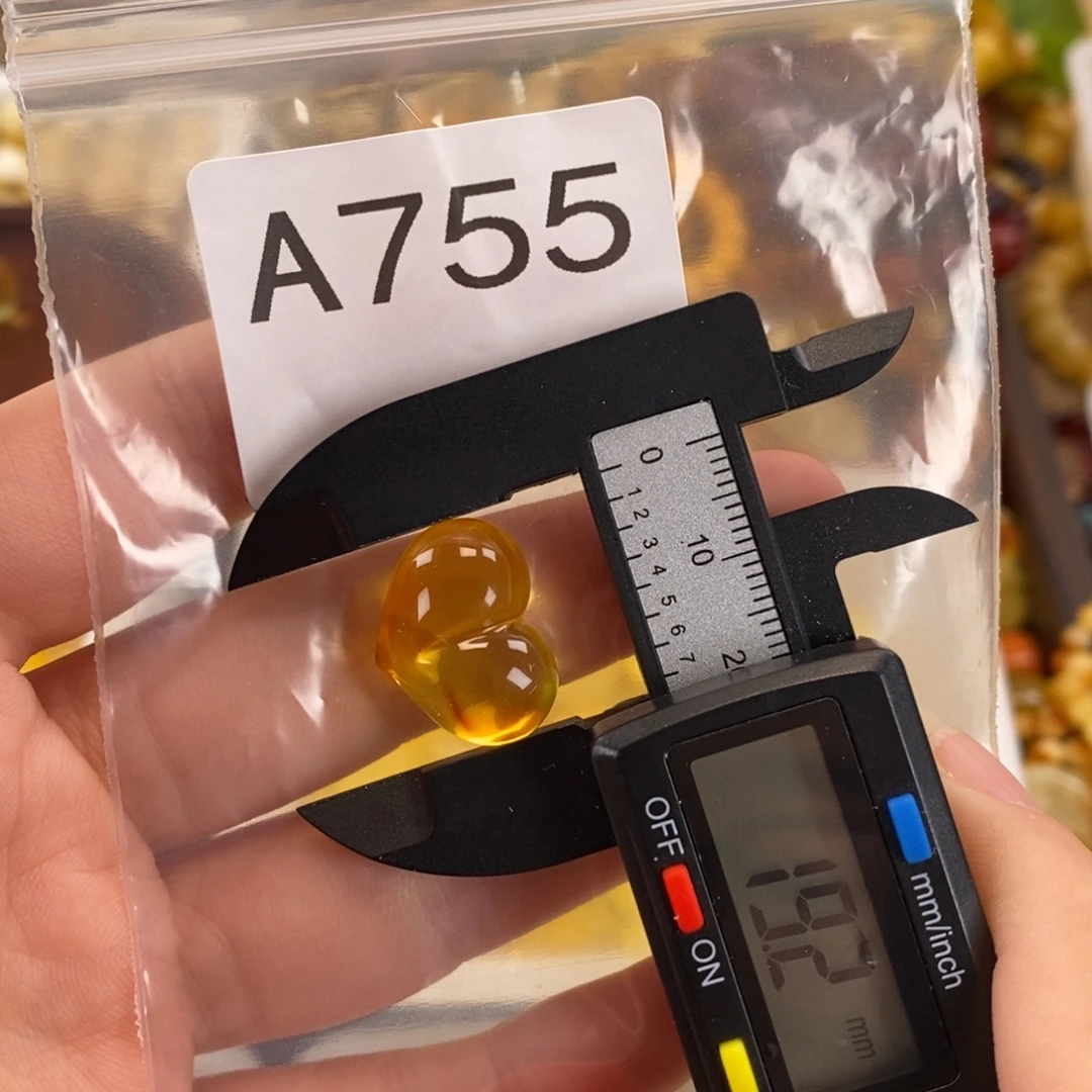 未镶嵌琥珀珠宝奇石