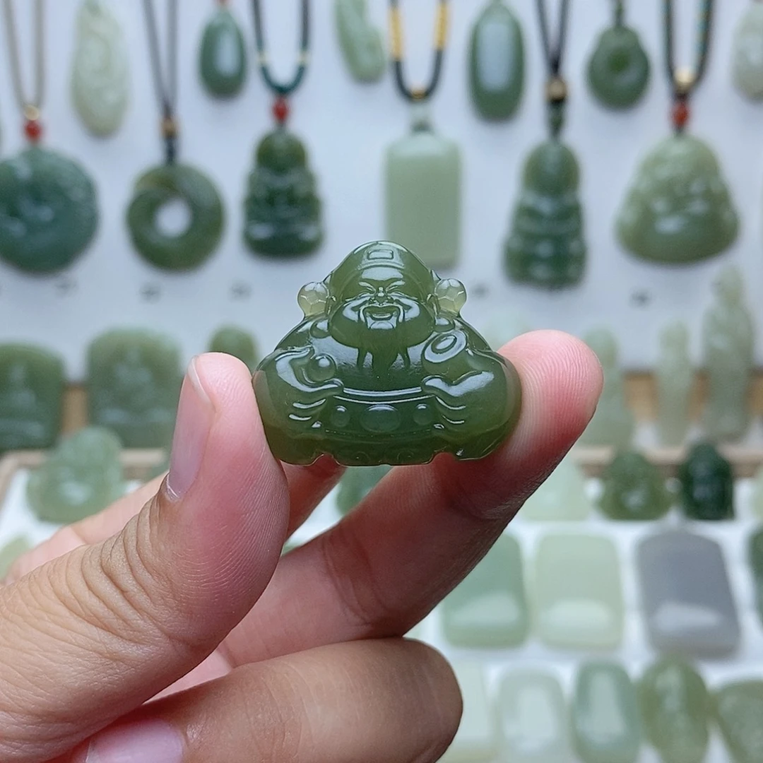 继***行和田玉未镶嵌颈饰