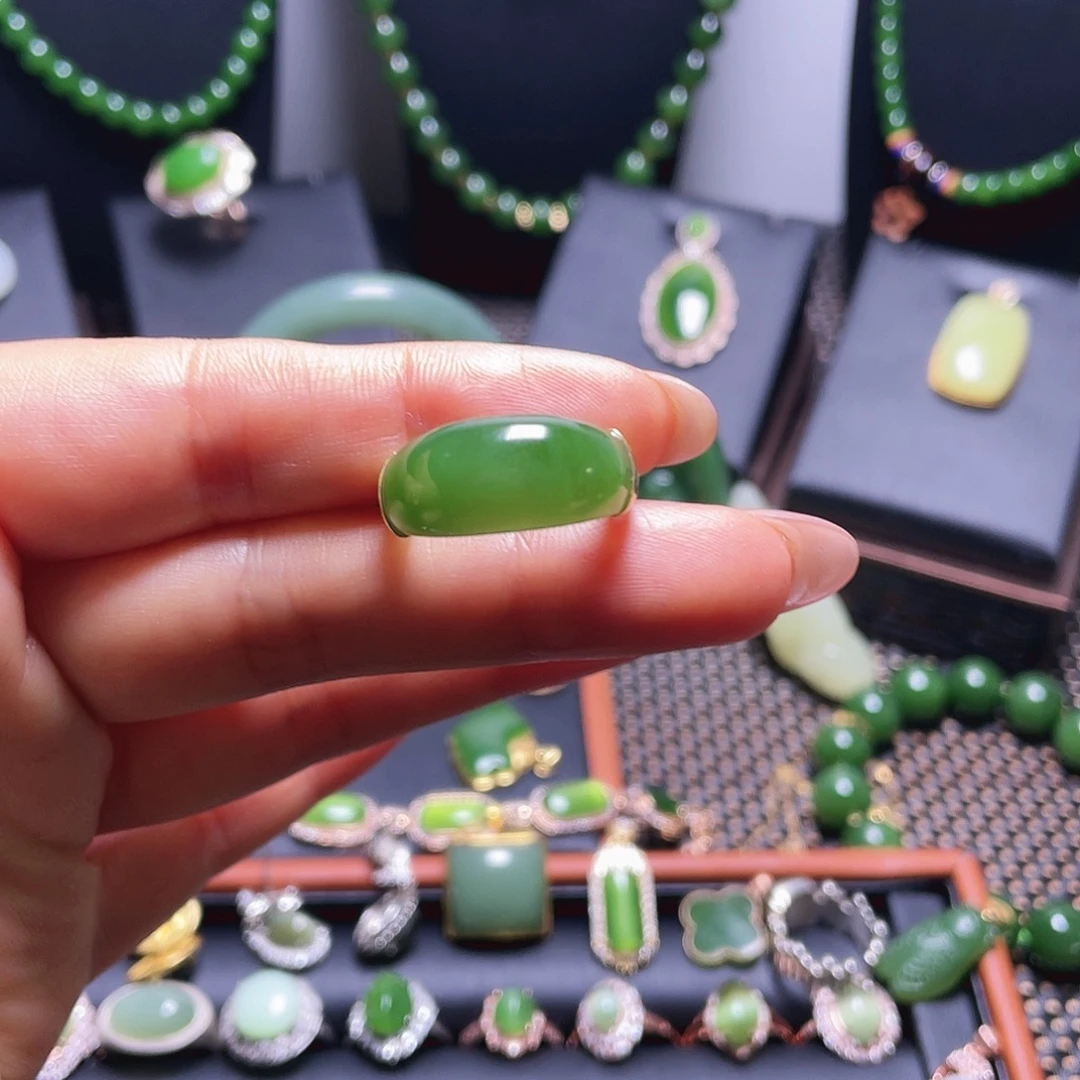 和田玉18K金镶嵌戒指