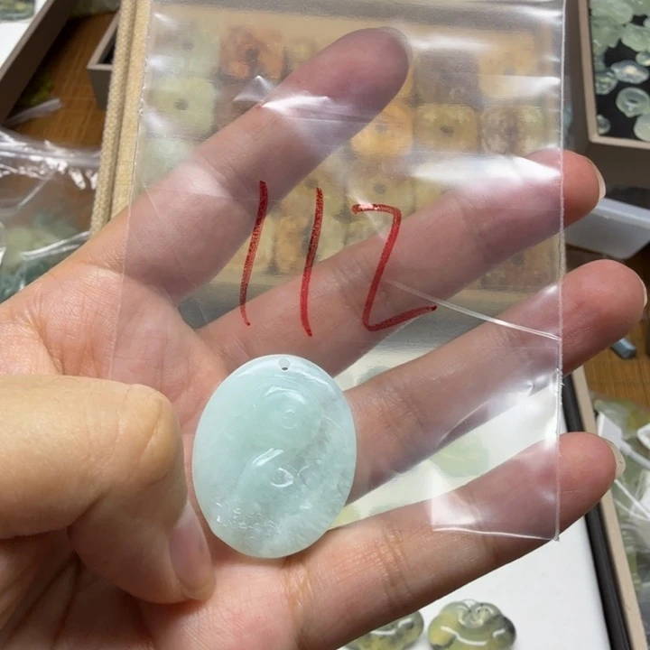 透闪石-蛇纹石玉吊坠未镶嵌岚*べ