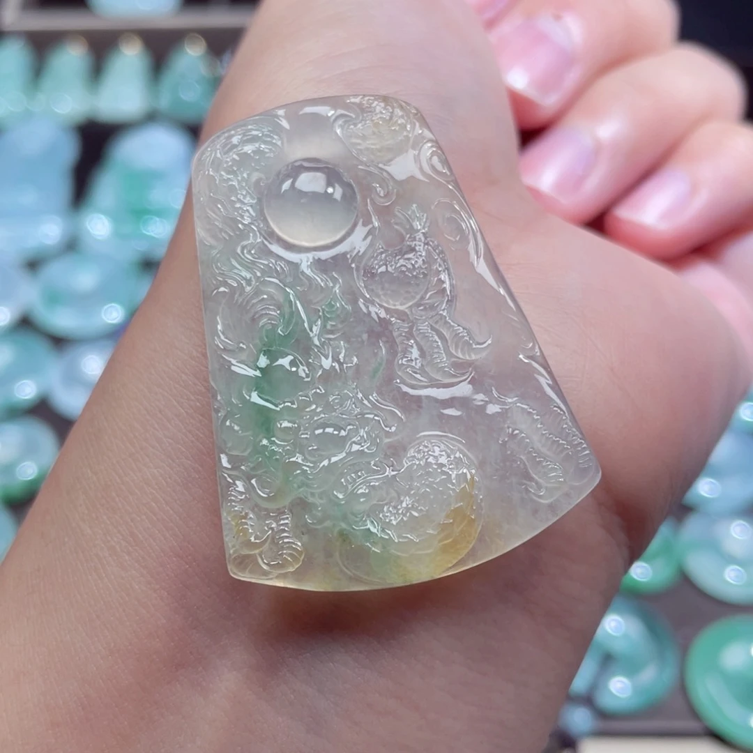 颈饰未镶嵌翡翠龙牌