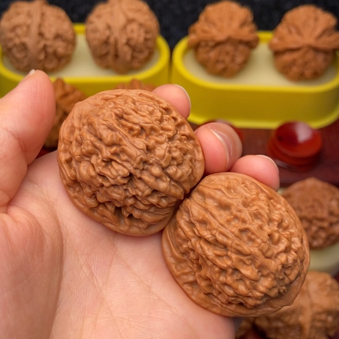 文玩核桃把件艺****638精品老树红皮一代莲花