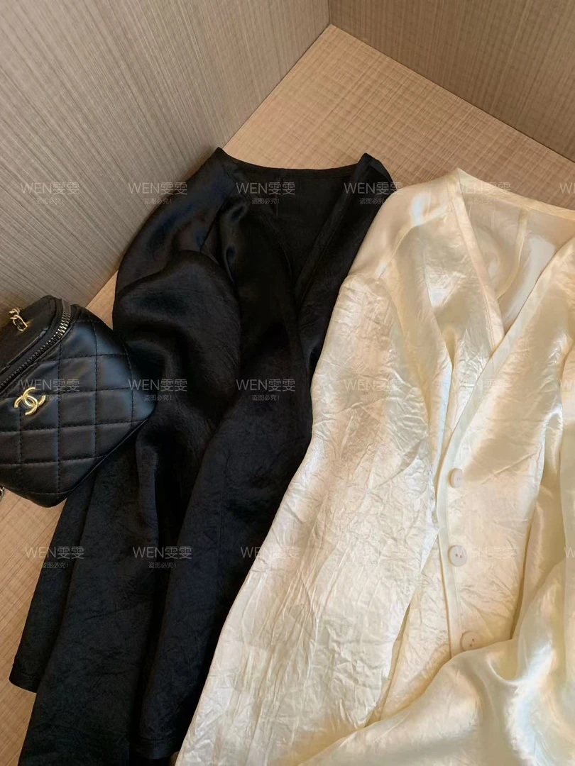 WEN 经典返场！气质缎面百搭长袖超模开衫WWC0017