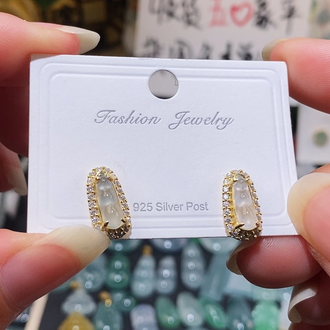 翡翠银S925镶嵌颈饰高冰小豆子耳钉