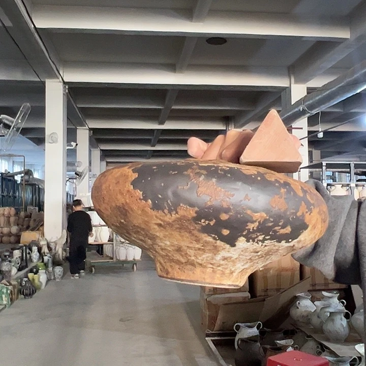 景德镇陶瓷花瓶工厂