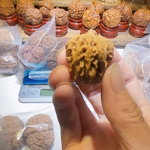 吊坠文玩核桃一帆风顺麻核桃异形有修32
