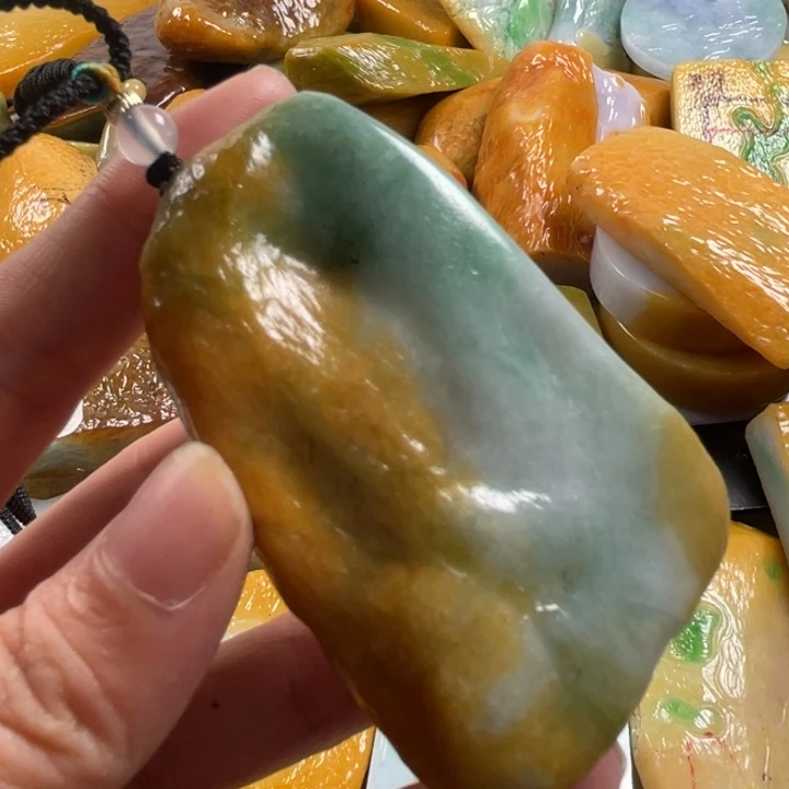 【闪购商品】颈饰未镶嵌翡翠祥翡翠