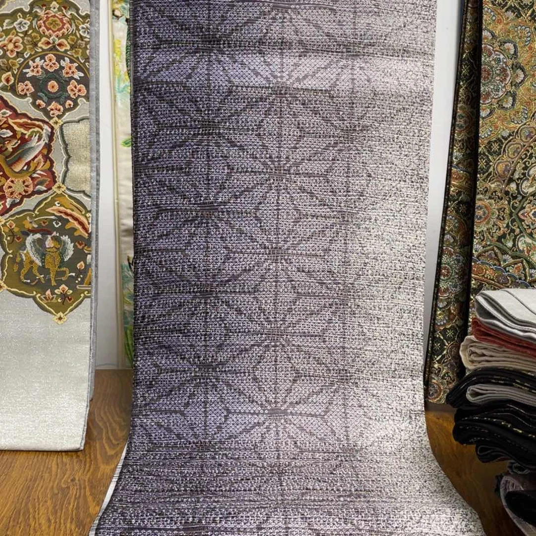 织绣织锦缎，织锦缎