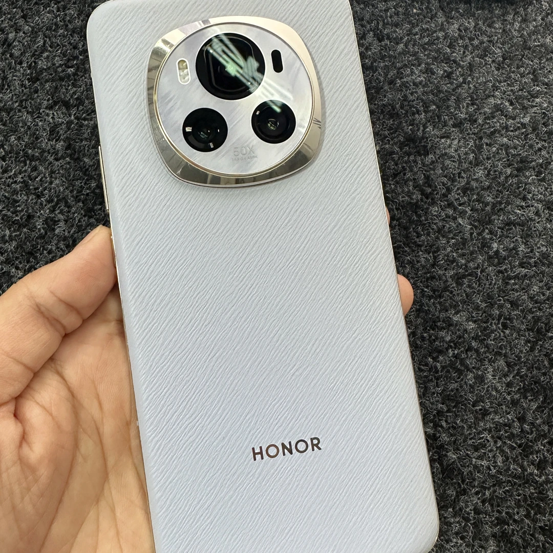 9新 honor/荣耀 过保：Magic6   紫色  12+256g   原装无拆修