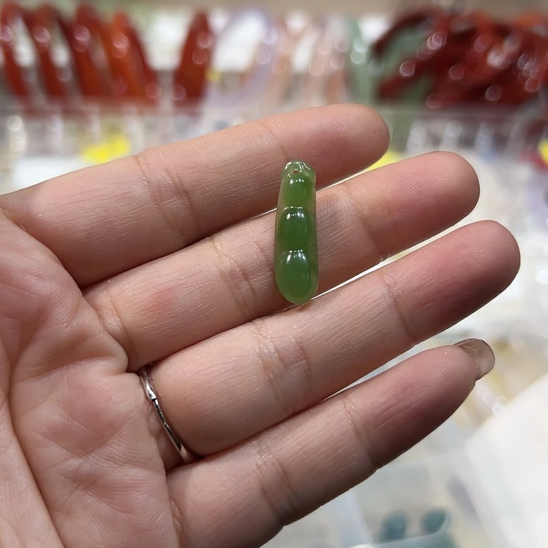 和田玉颈饰未镶嵌眀****醒