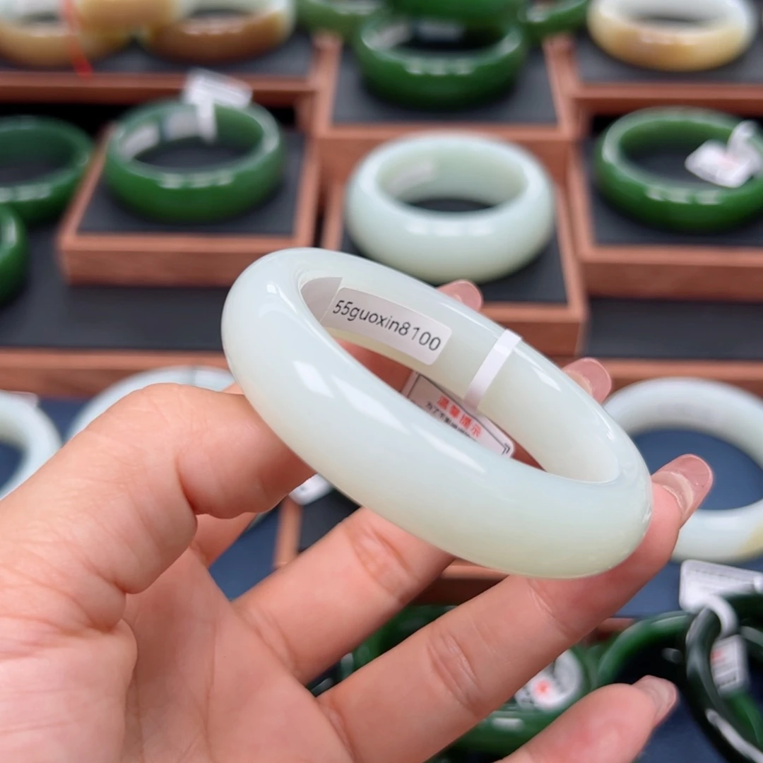 未镶嵌手镯和田玉远**黛