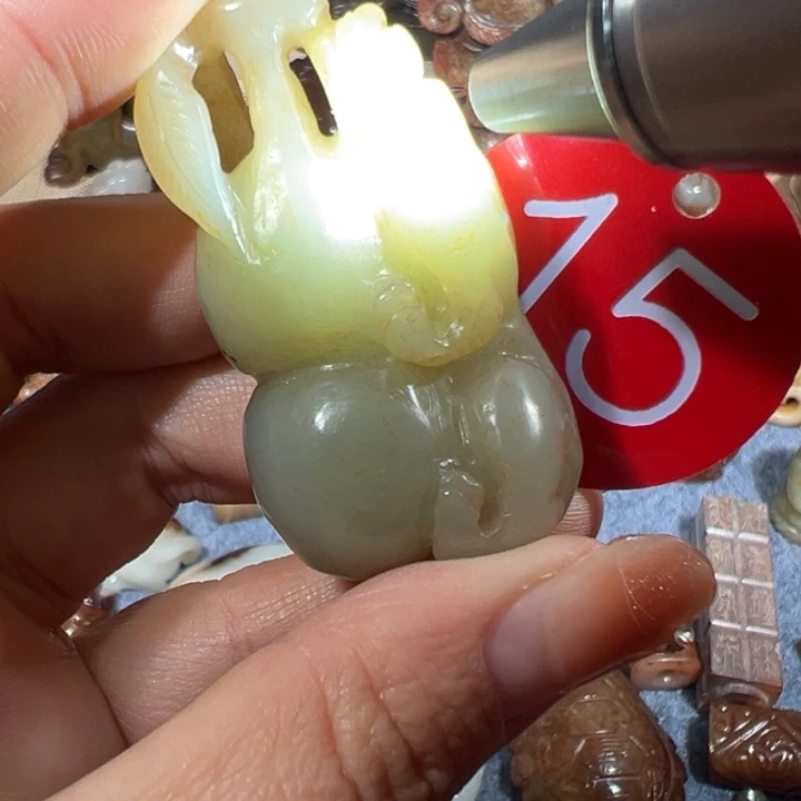 和田玉未镶嵌挂件