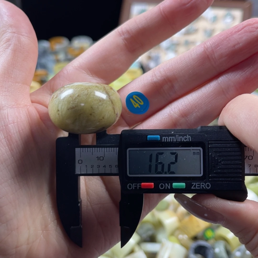 蛇纹石玉未镶嵌戒指