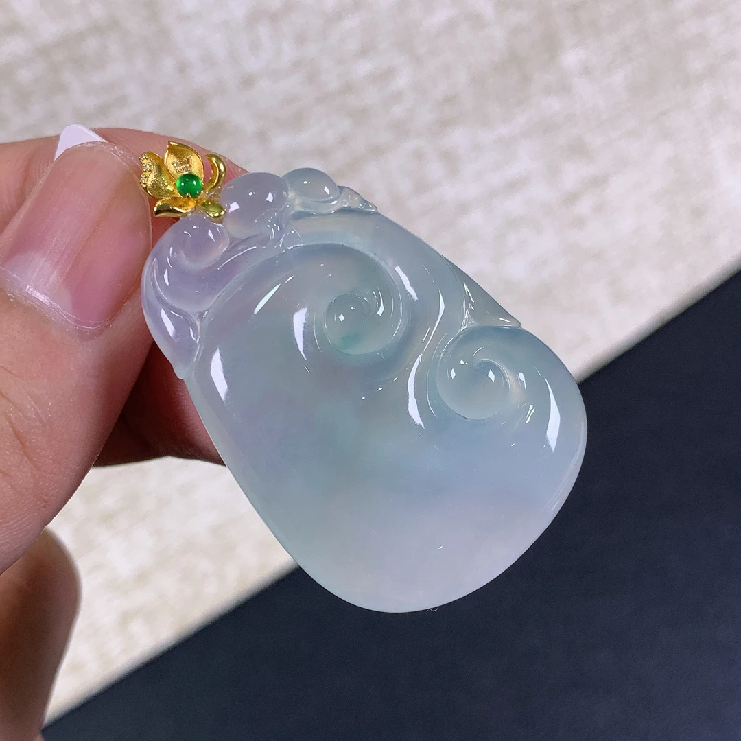 缅甸天然A货翡翠18k金镶嵌冰种起胶如意吊坠46.7x28.8x5.5