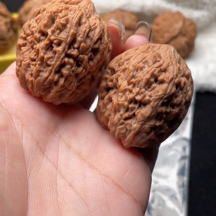 知***桉文玩核桃把件大蒜头