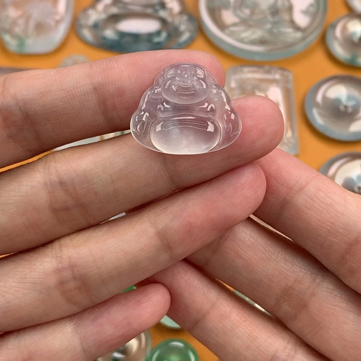 翡翠未镶嵌颈饰….