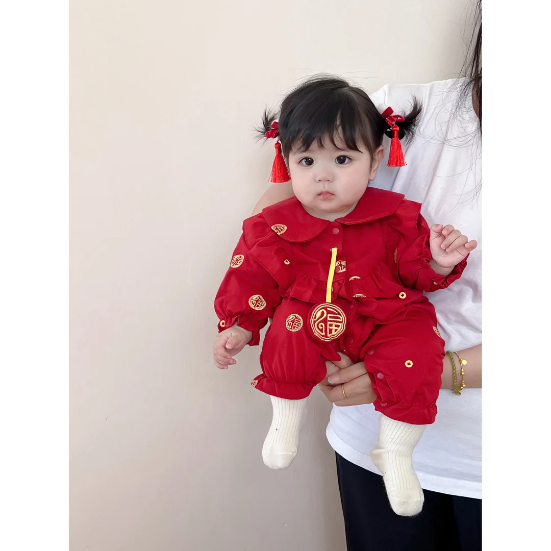 婴儿衣服秋装连体衣小月龄女宝宝满月百天公主红色爬服秋季外出服