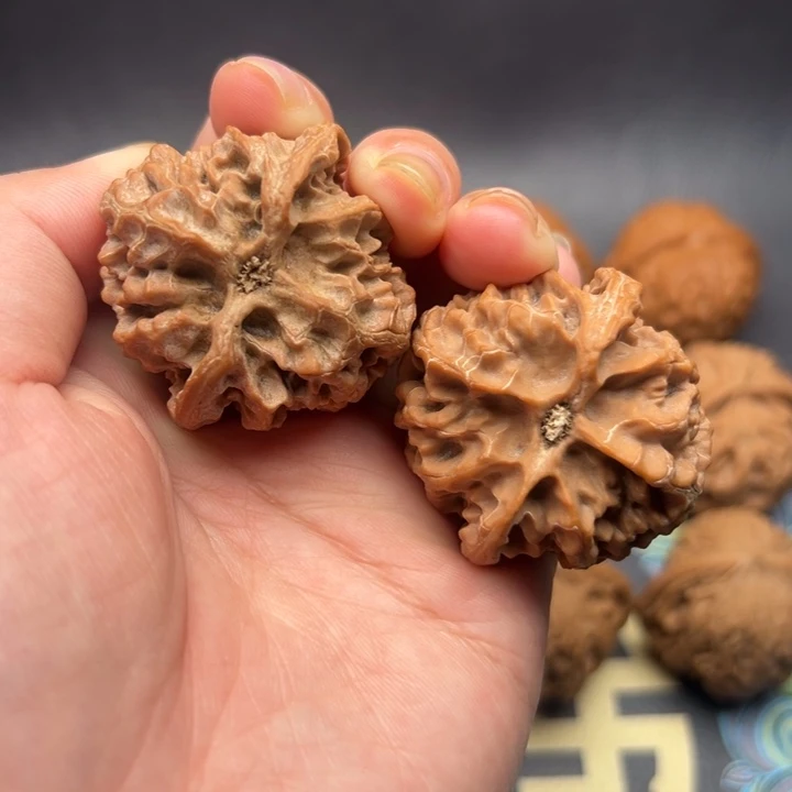 文玩核桃把件41.5全品红皮苹果园