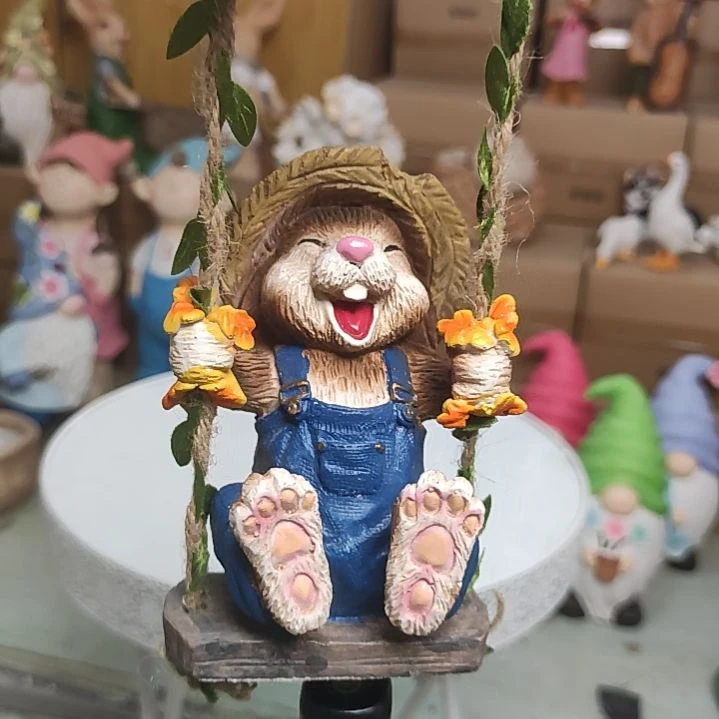 树脂秋千兔子摆件