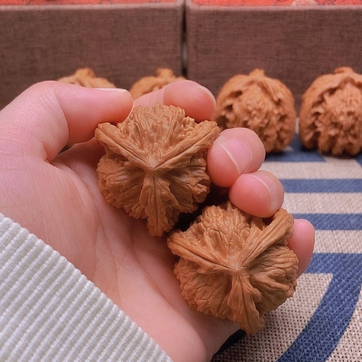 吊坠文玩核桃手****名三棱