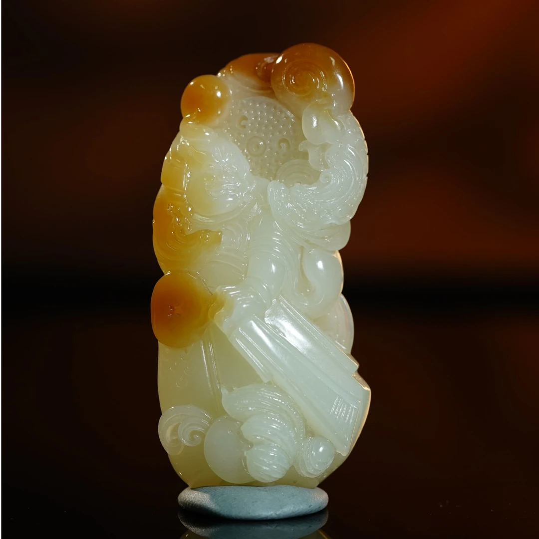 和田玉且末金山糖白武者手把件 51.54g L251027049