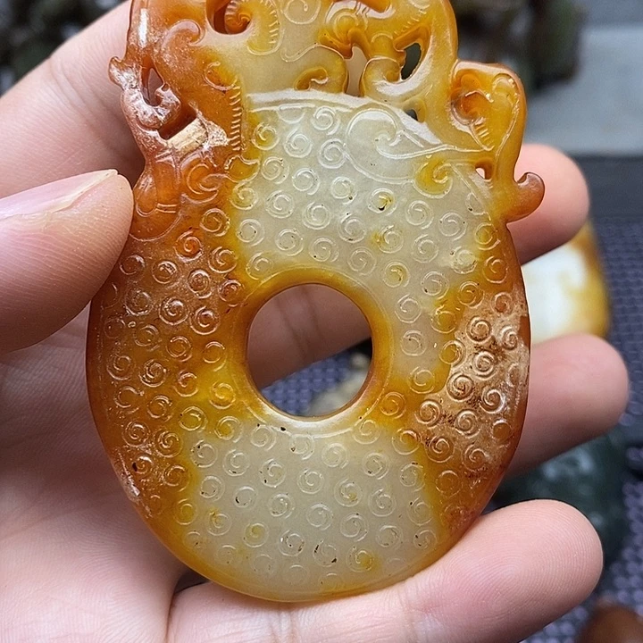 未镶嵌蛇纹石玉颈饰