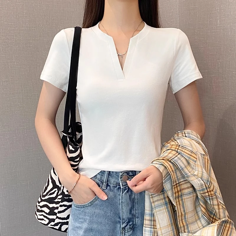 白色正肩V领短袖t恤女2025洋气新款修身显瘦内搭打底衫设计感上衣