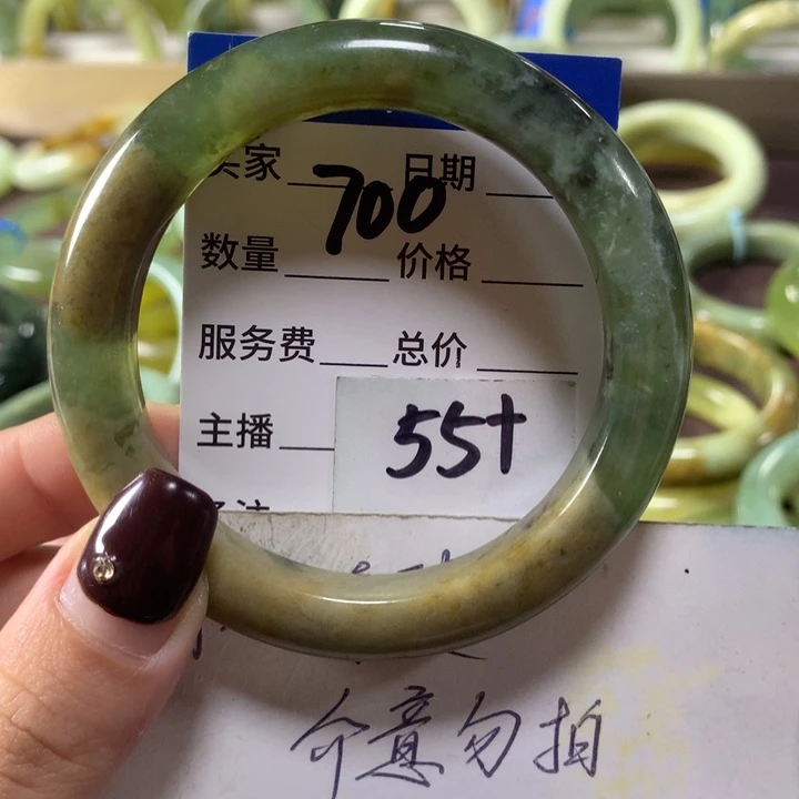 蛇纹石玉未镶嵌手镯700