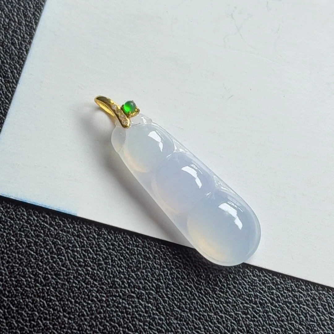 颈饰18K金镶嵌翡翠