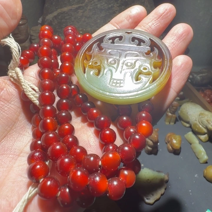 未镶嵌和田玉（糖玉）挂件远**山