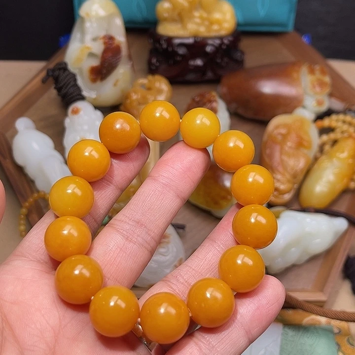 一***山和田玉未镶嵌颈饰