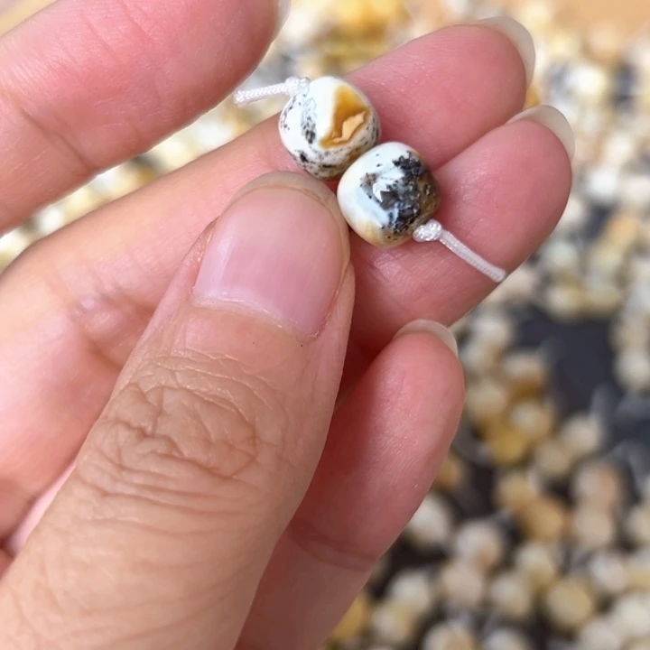 裸石蜜蜡未镶嵌8.7mm一对