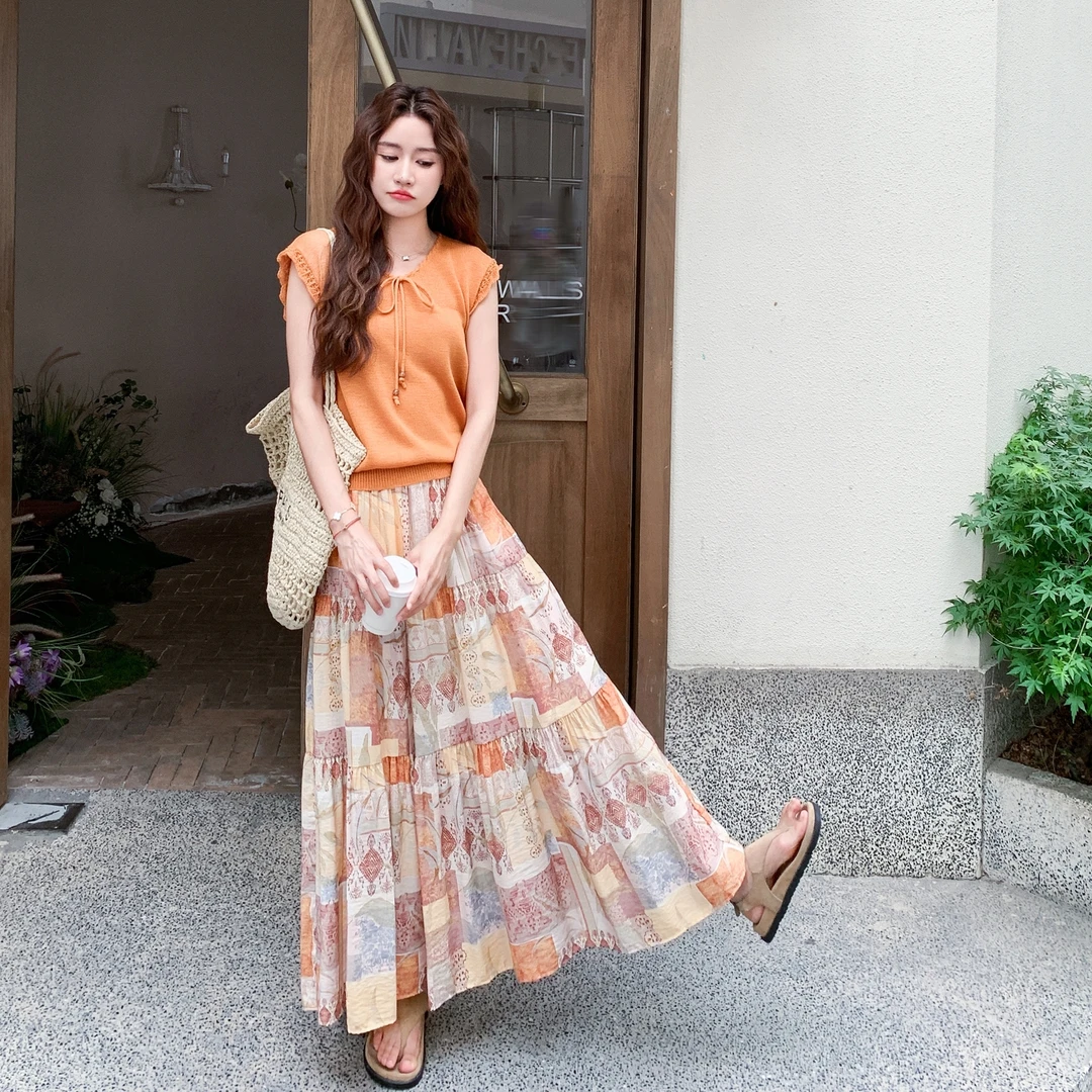 大方得体穿搭一整套今年流行爆款橙色V领上衣A半印花半身裙两件套