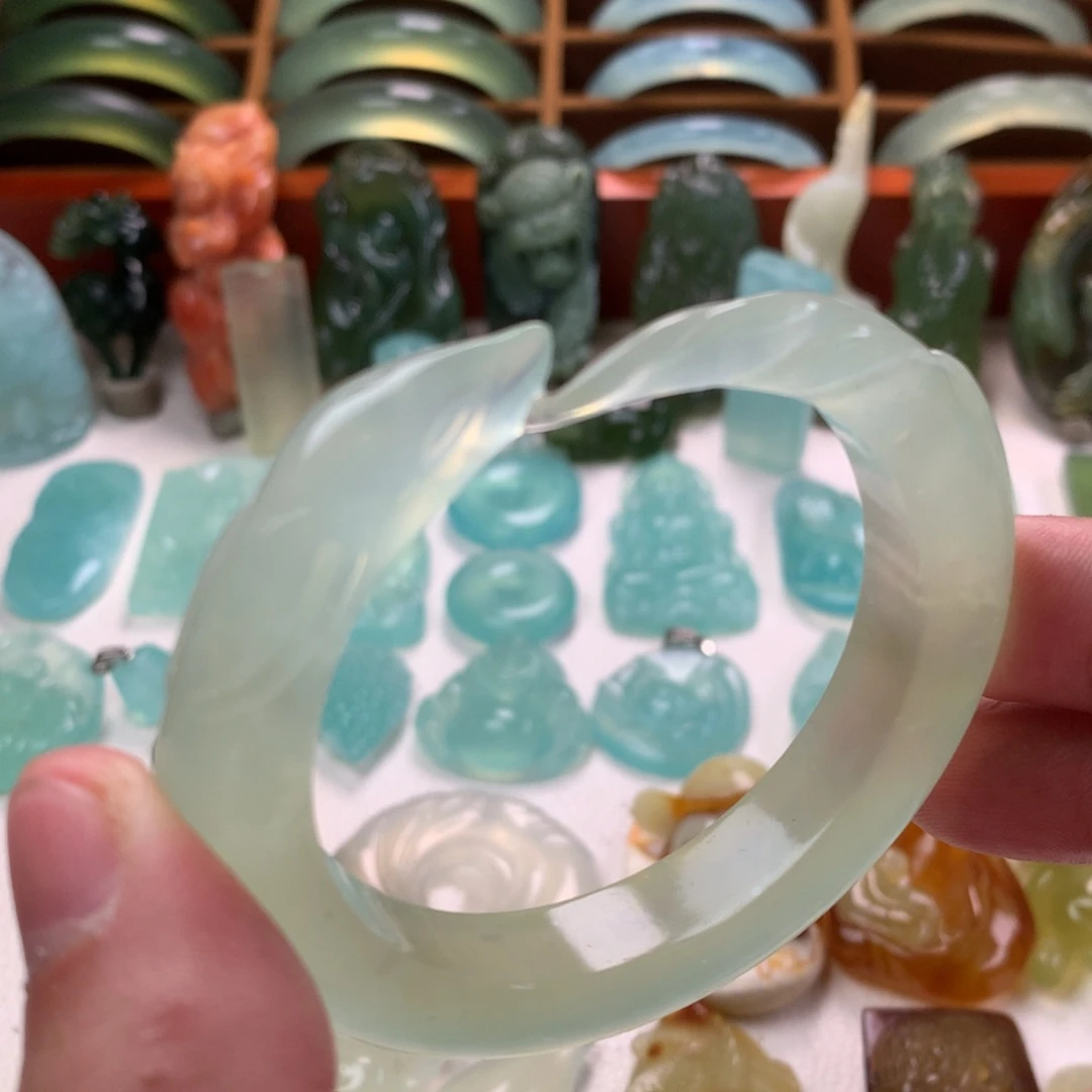 蛇纹石玉未镶嵌手镯