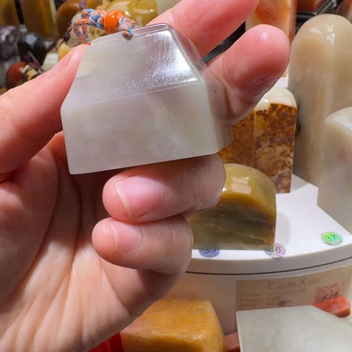 寿山石青**彩寿山石品种