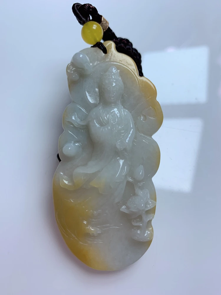 翡翠双彩站观音吊坠一件
