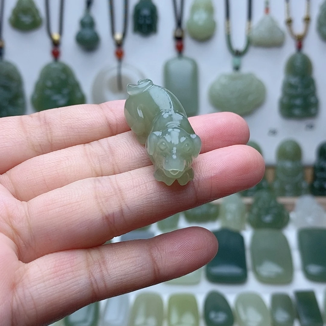 和田玉未镶嵌颈饰