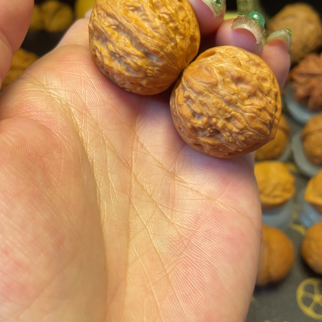 文玩核桃吊坠刺球