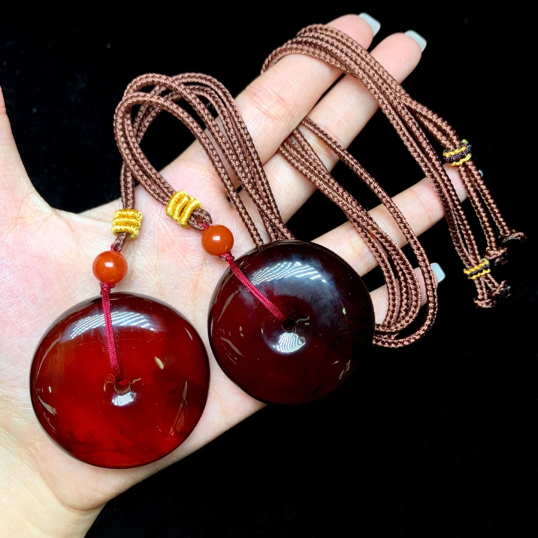 血珀平安扣吊坠-多样性发一件-38×11mm V60823-M（甄选）含配绳