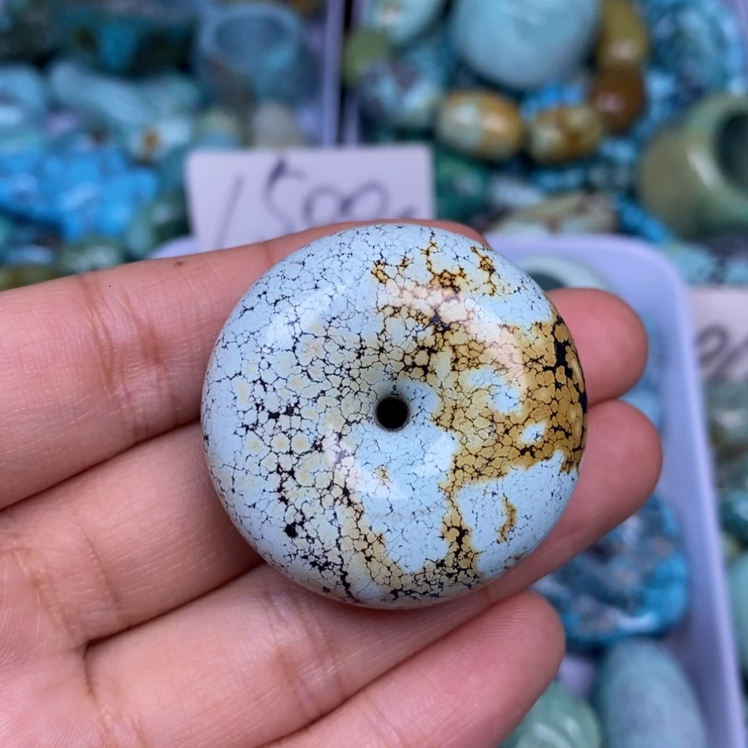 绿松石未镶嵌颈饰