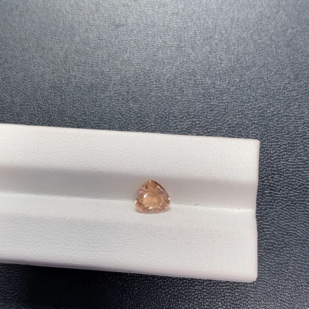 碧玺裸石未镶嵌1.19香槟