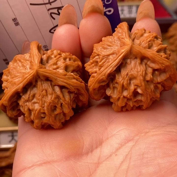 把件桃核精品大三棱