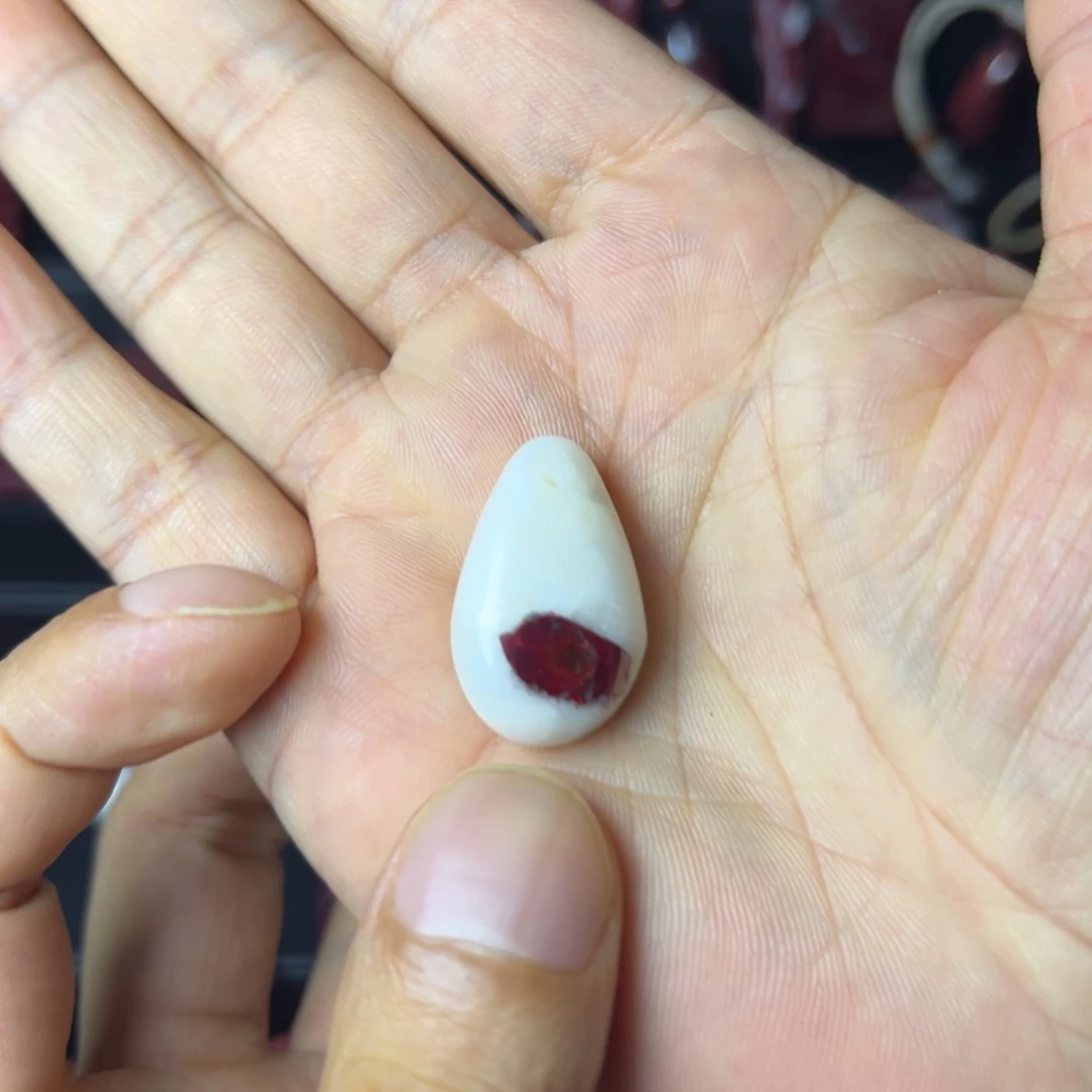 天然辰砂天然原矿晶体吊坠