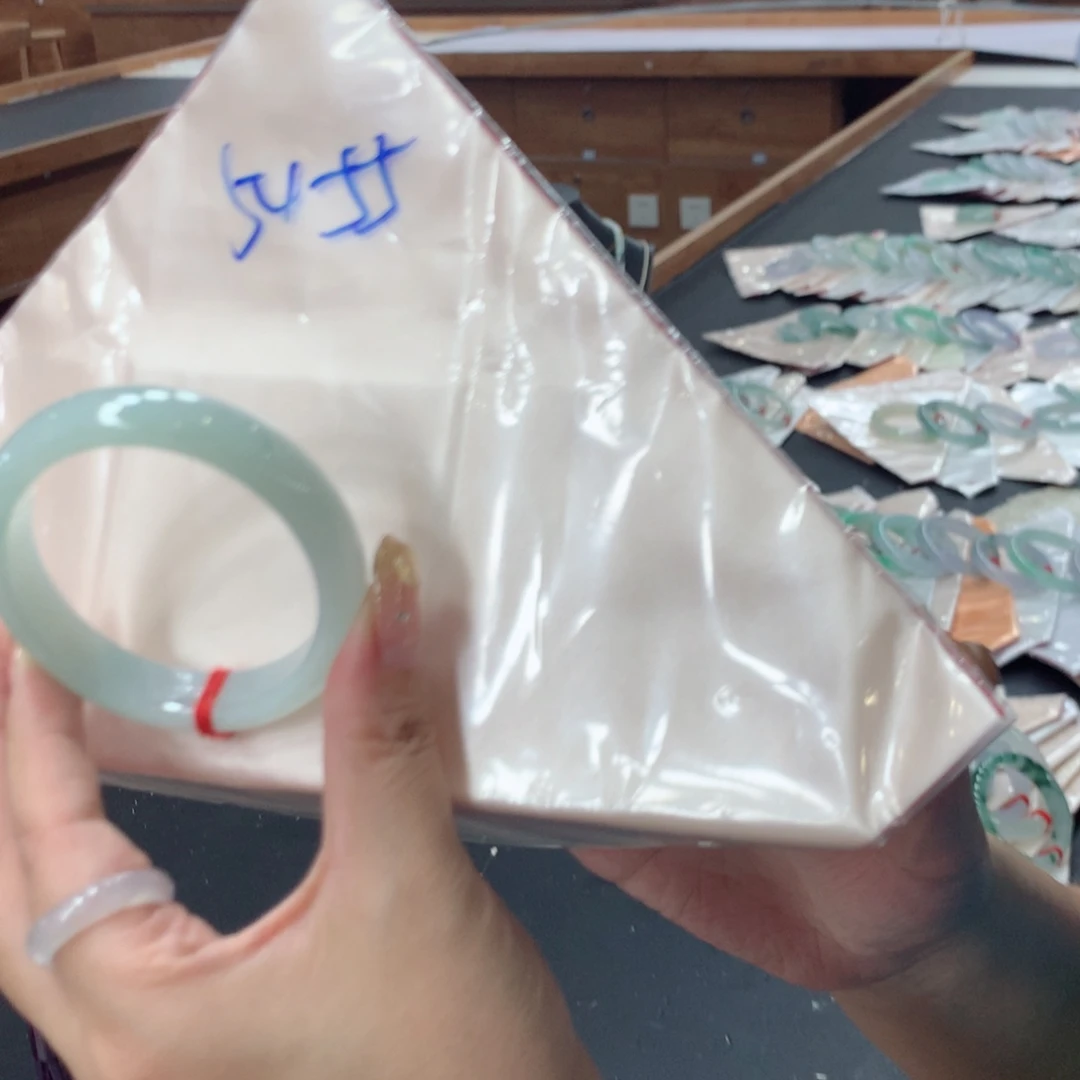 未镶嵌手镯翡翠买断