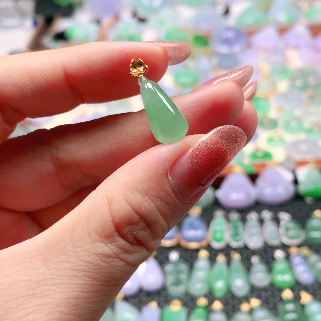 吊坠(不含链)未镶嵌翡翠22.4-8.4-5.6