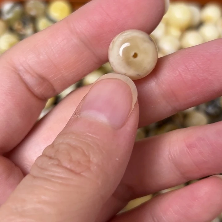 蜜蜡未镶嵌裸石12.6mm一个