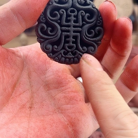 泥塑黑龙涎镂空版寿字牌瑕疵款福利价