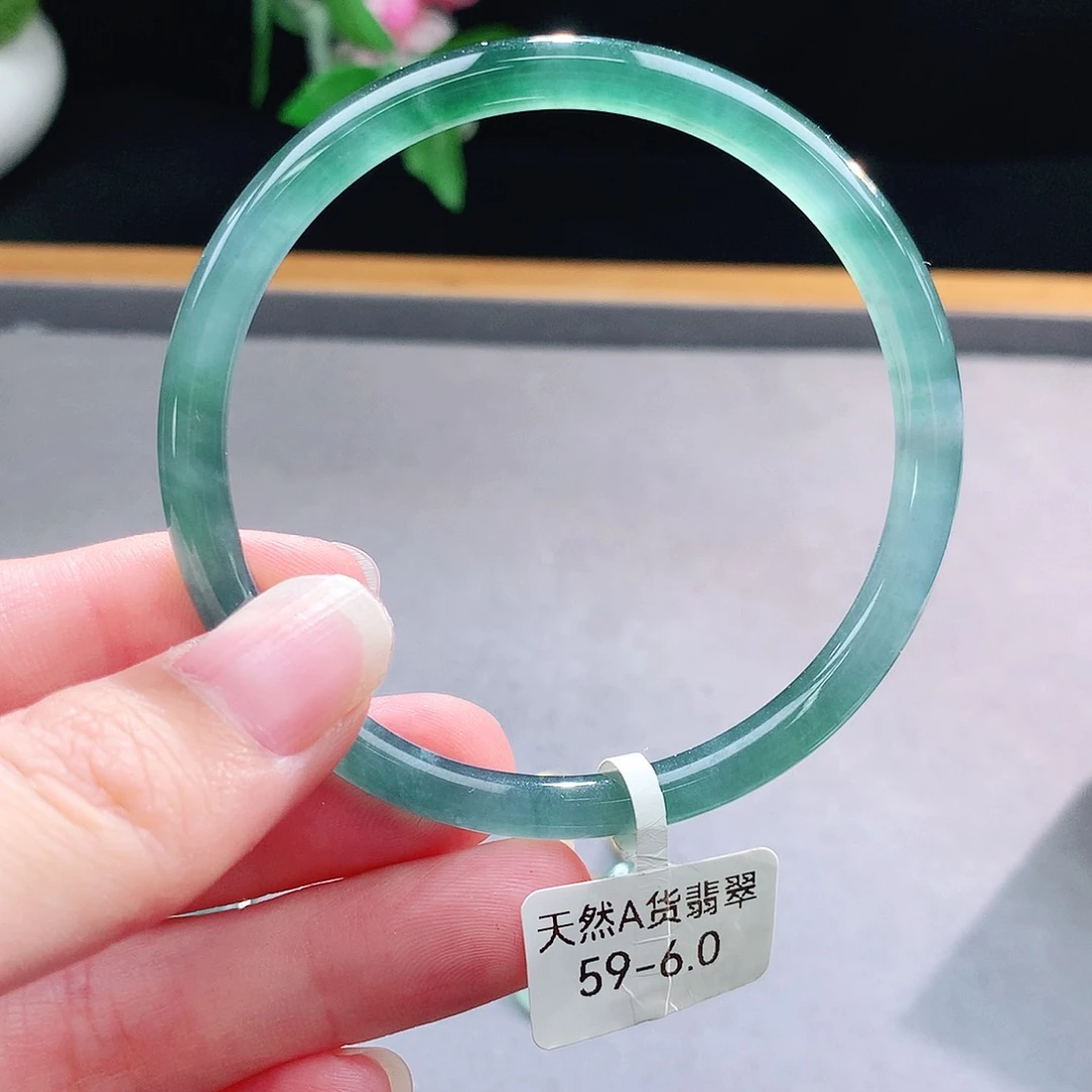 未镶嵌手镯（圆镯）翡翠