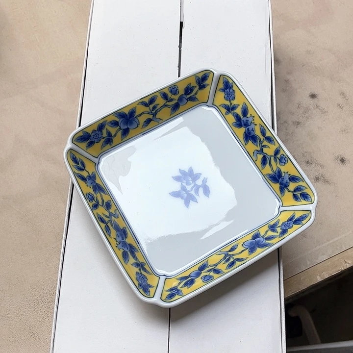 瓷片黑****9001 精美瓷器，保真正品4个